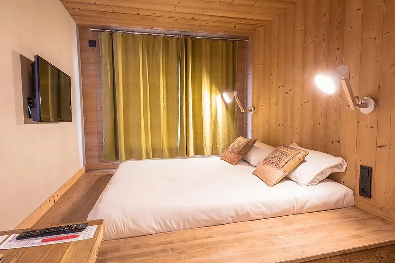 Lieux événementiels, COMPLEXE LA MAISON ROUGE