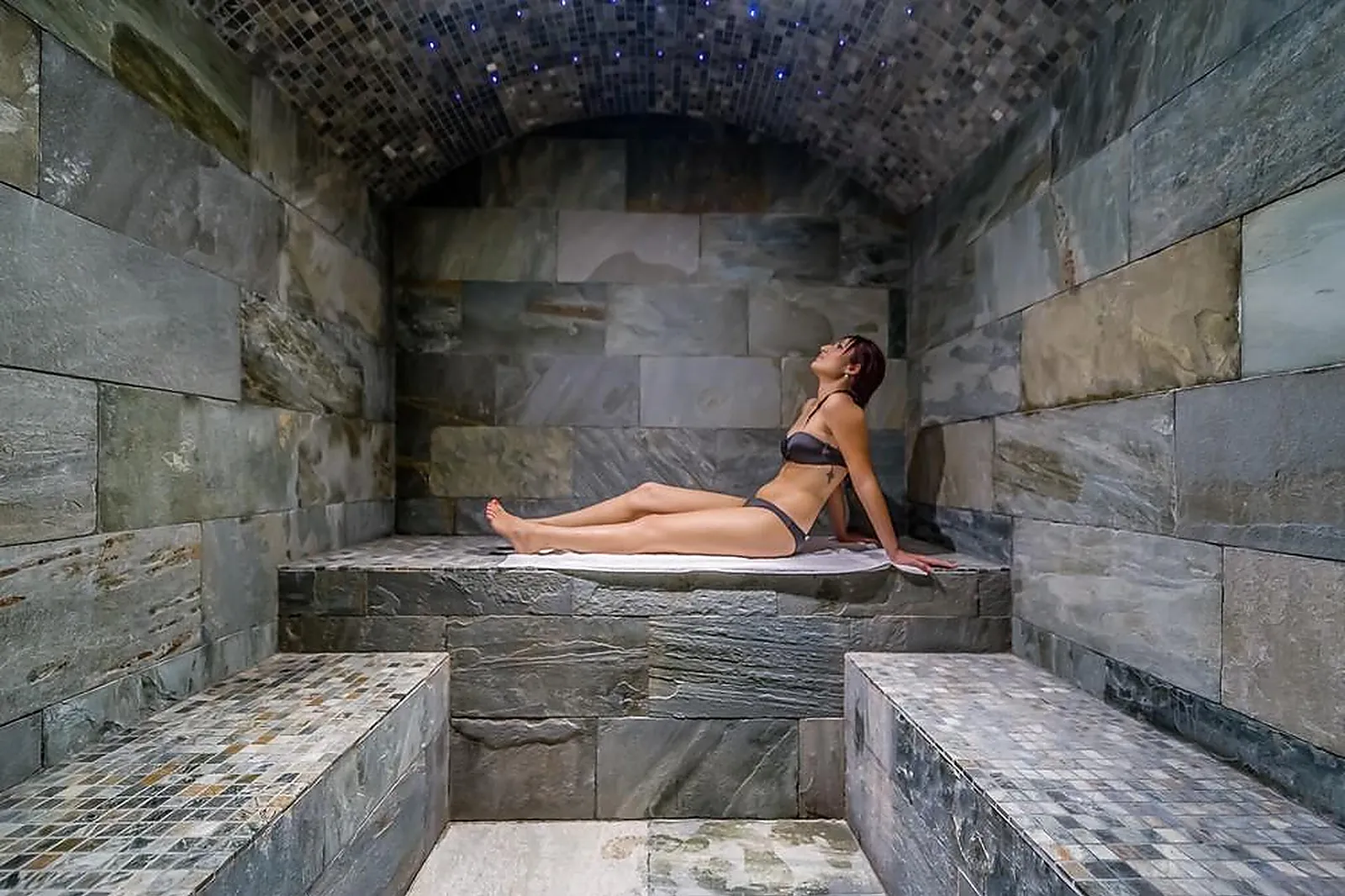 Lieux événementiels, COMPLEXE LA MAISON ROUGE