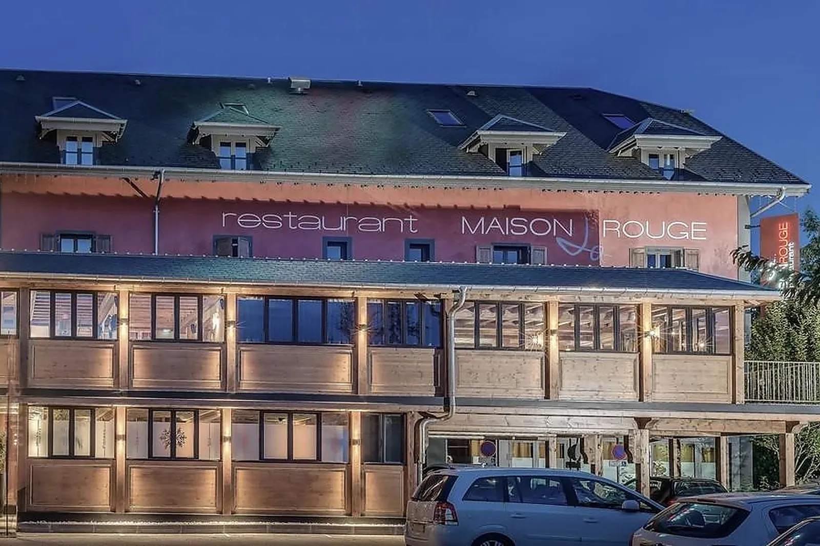 Lieux événementiels, COMPLEXE LA MAISON ROUGE