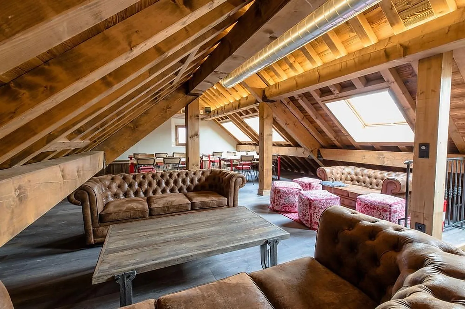 Lieux événementiels, COMPLEXE LA MAISON ROUGE