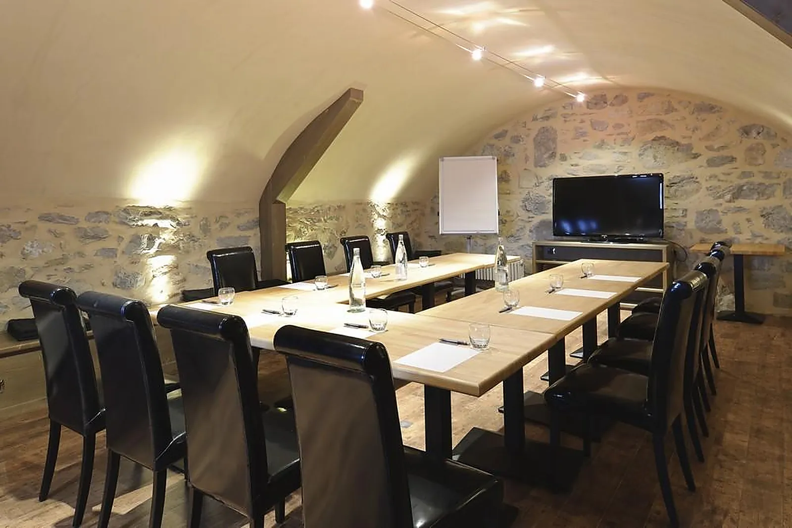 Lieux événementiels, COMPLEXE LA MAISON ROUGE