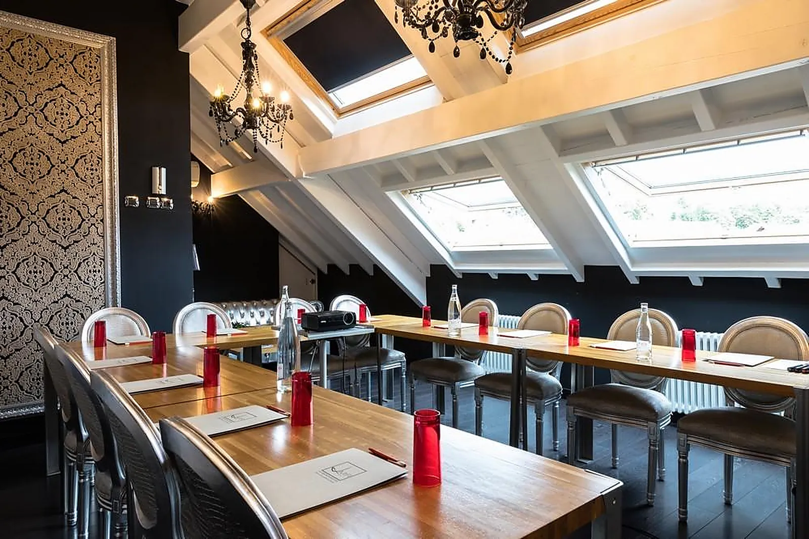 Lieux événementiels, COMPLEXE LA MAISON ROUGE