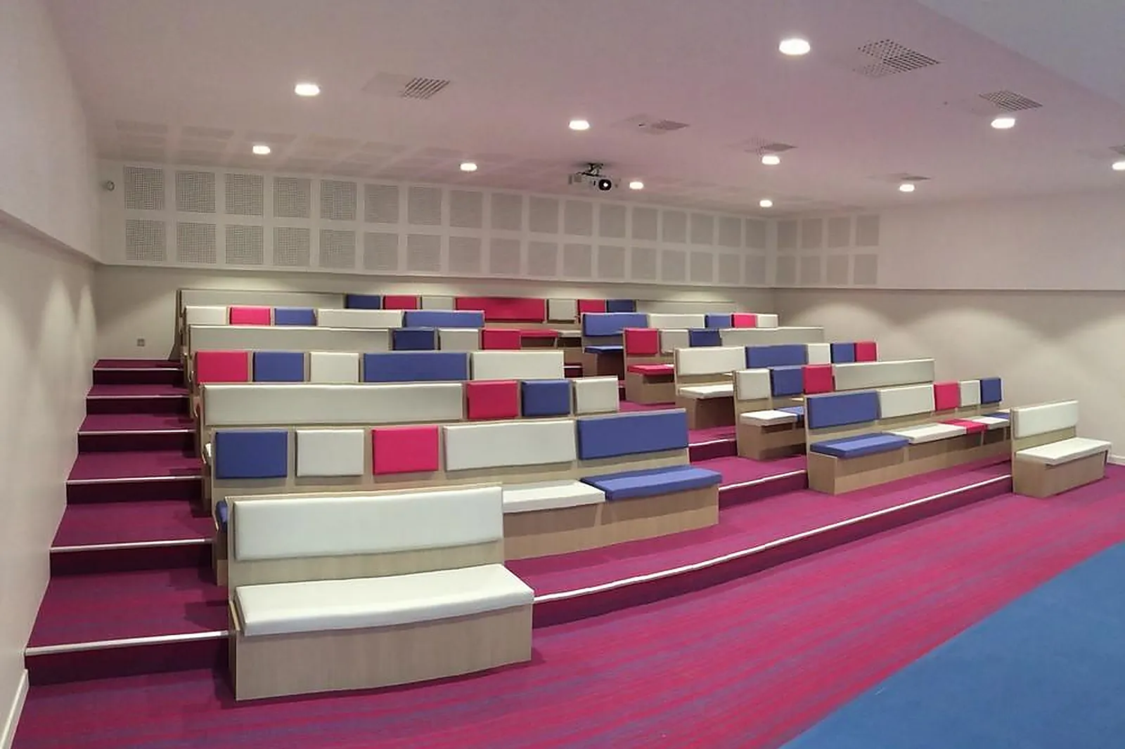 Lieux événementiels, COMPLEXE LOIRE ET SENS