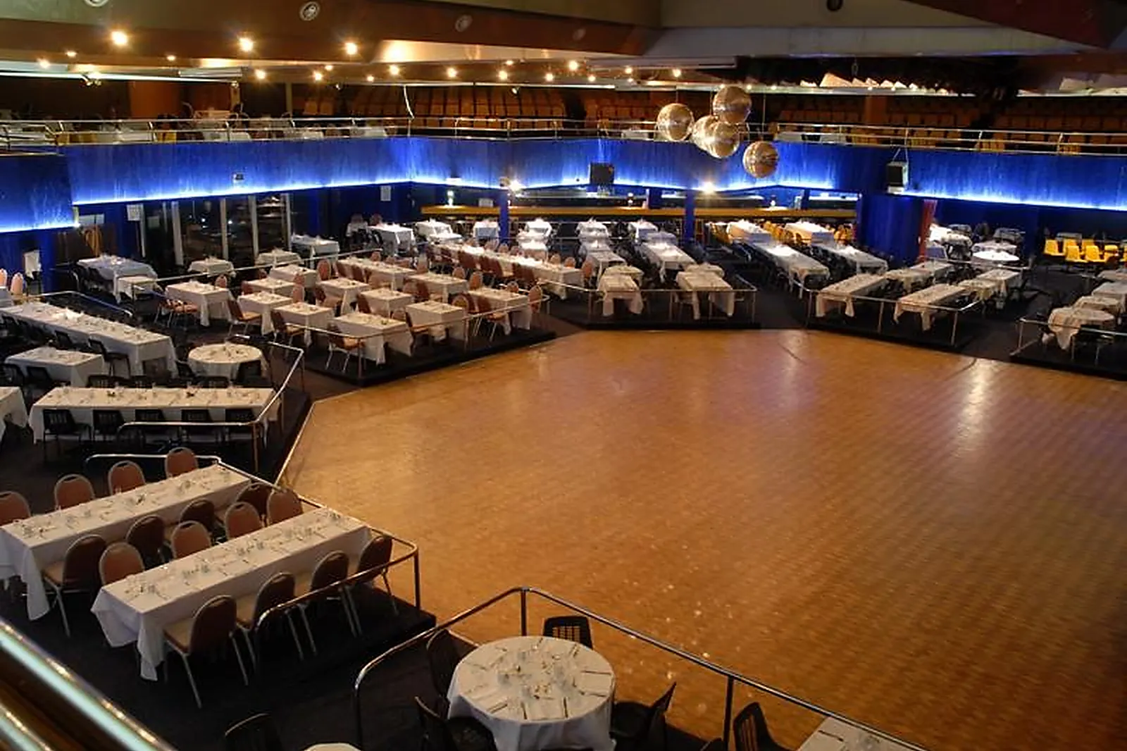 Lieux événementiels, COMPLEXE SAINTES VEGAS