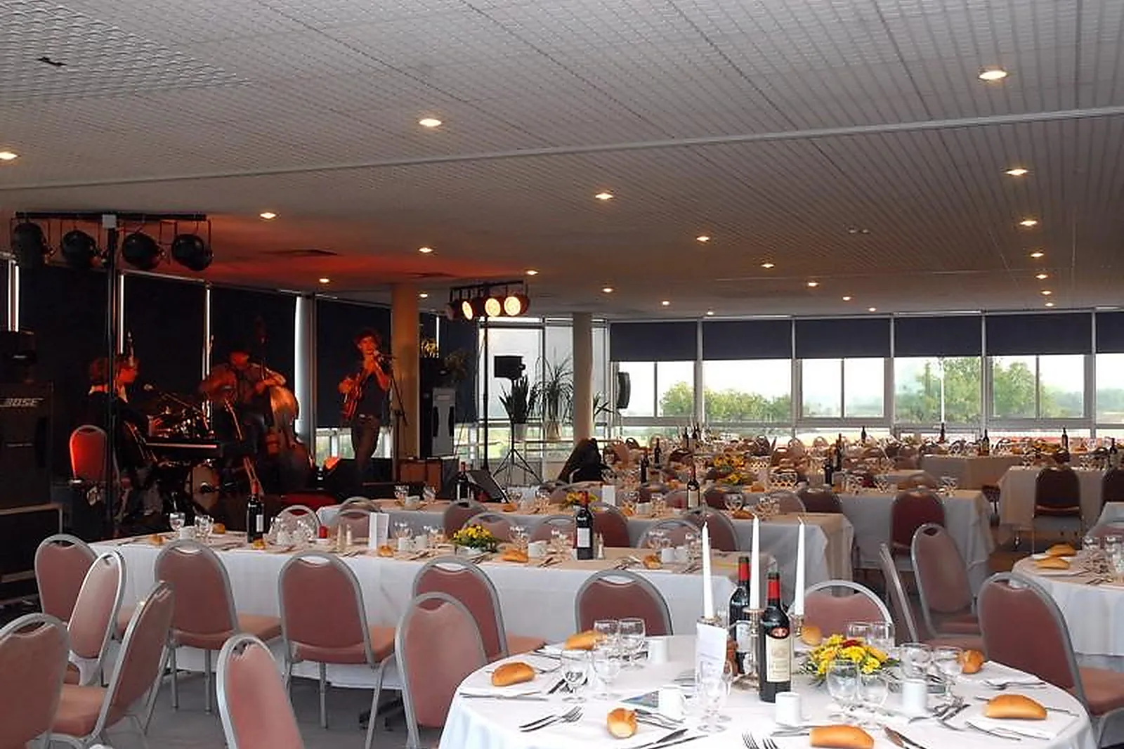 Lieux événementiels, COMPLEXE SAINTES VEGAS