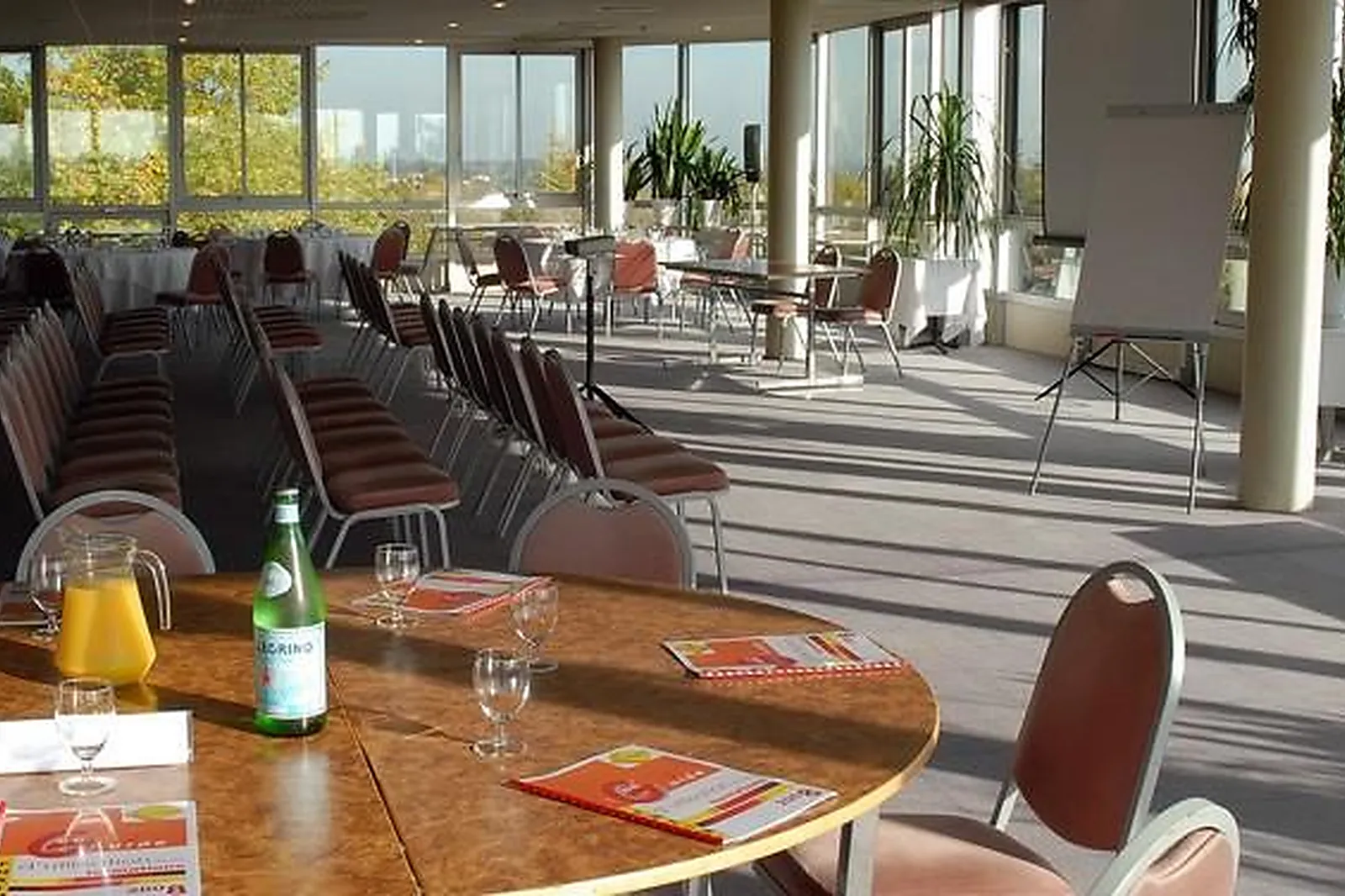 Lieux événementiels, COMPLEXE SAINTES VEGAS