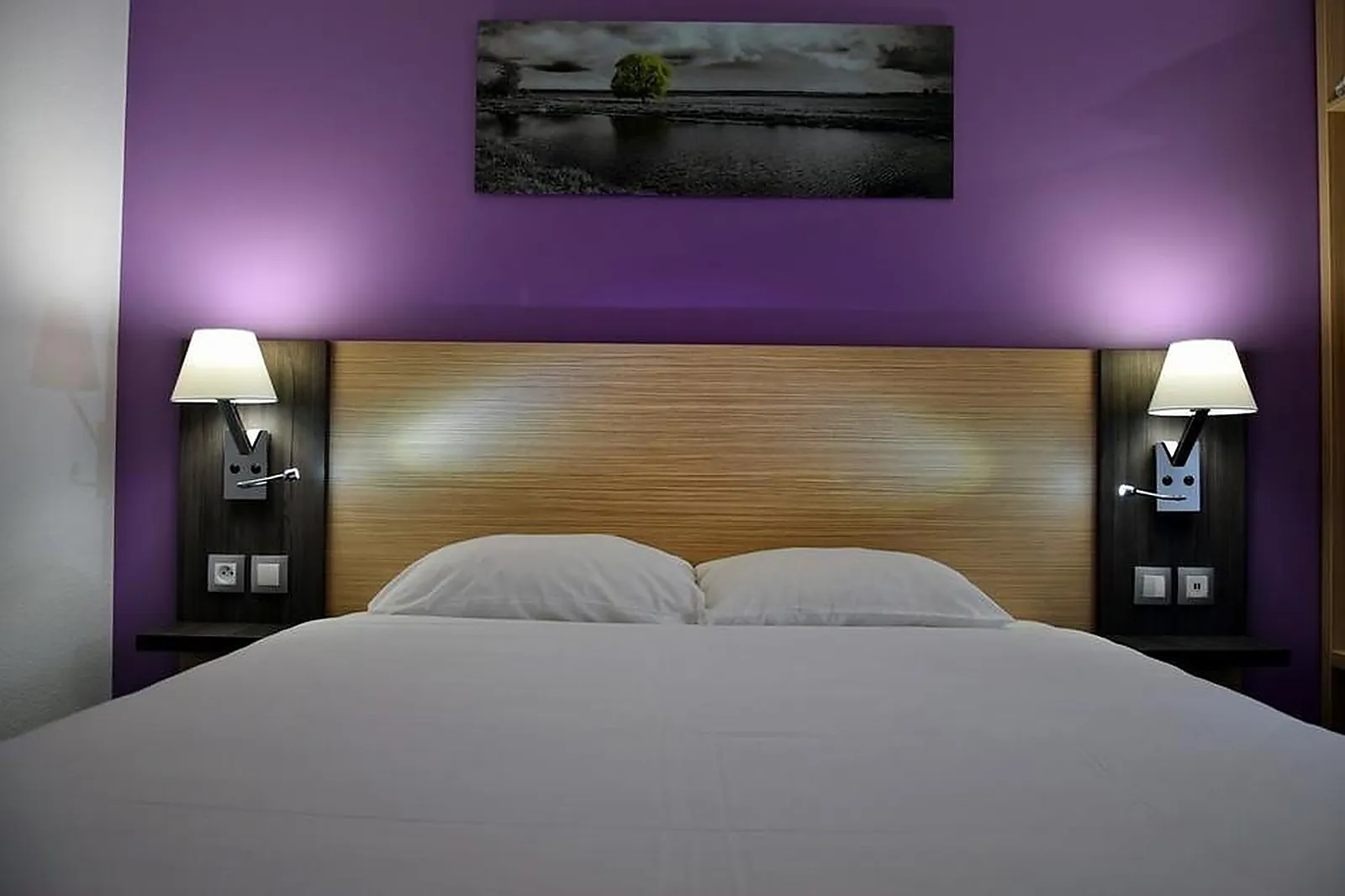 Lieux événementiels, CONTACT HÔTEL BLEU FRANCE