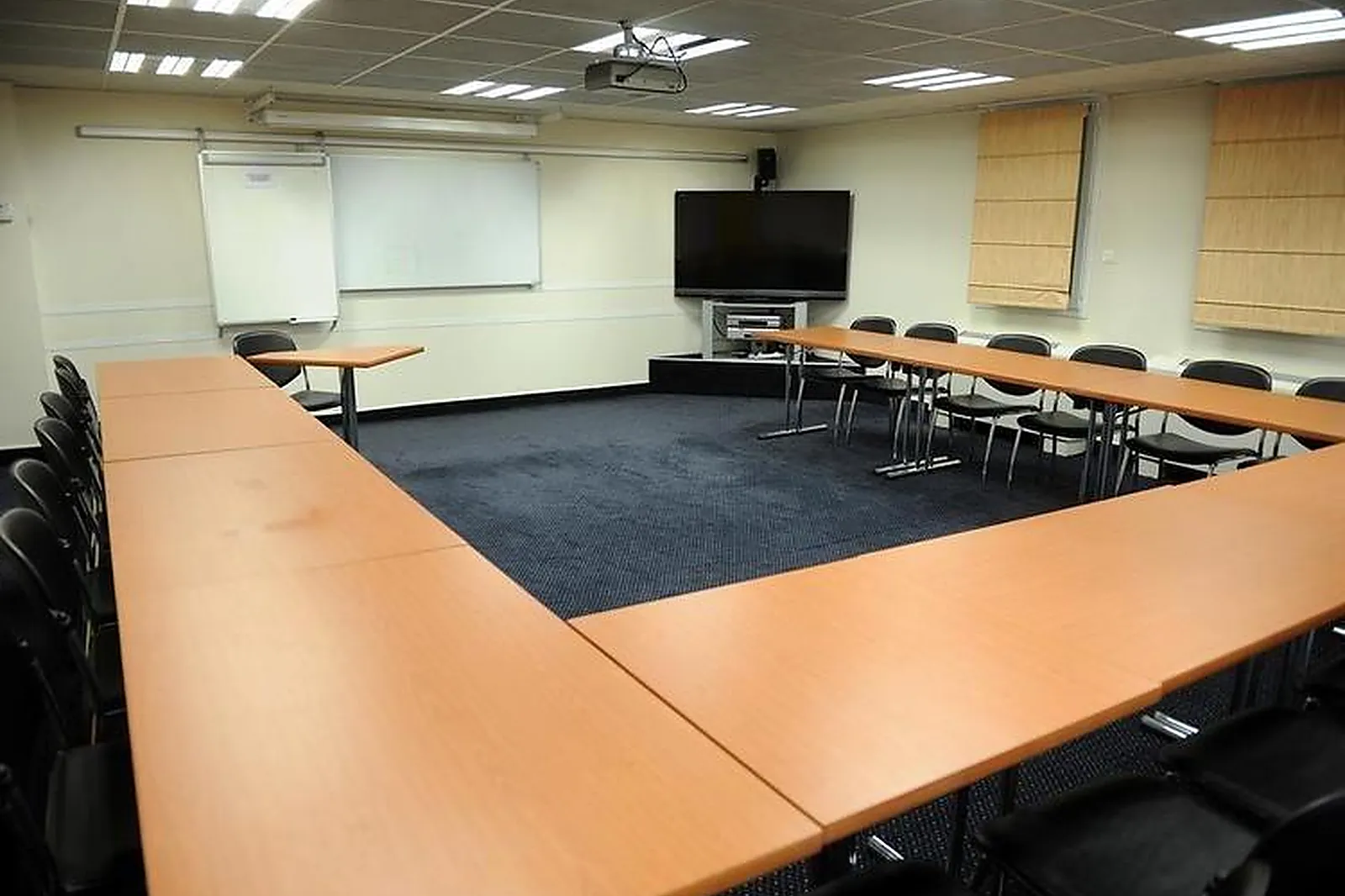 Lieux événementiels, CONTACT HÔTEL LE RELAIS VERT