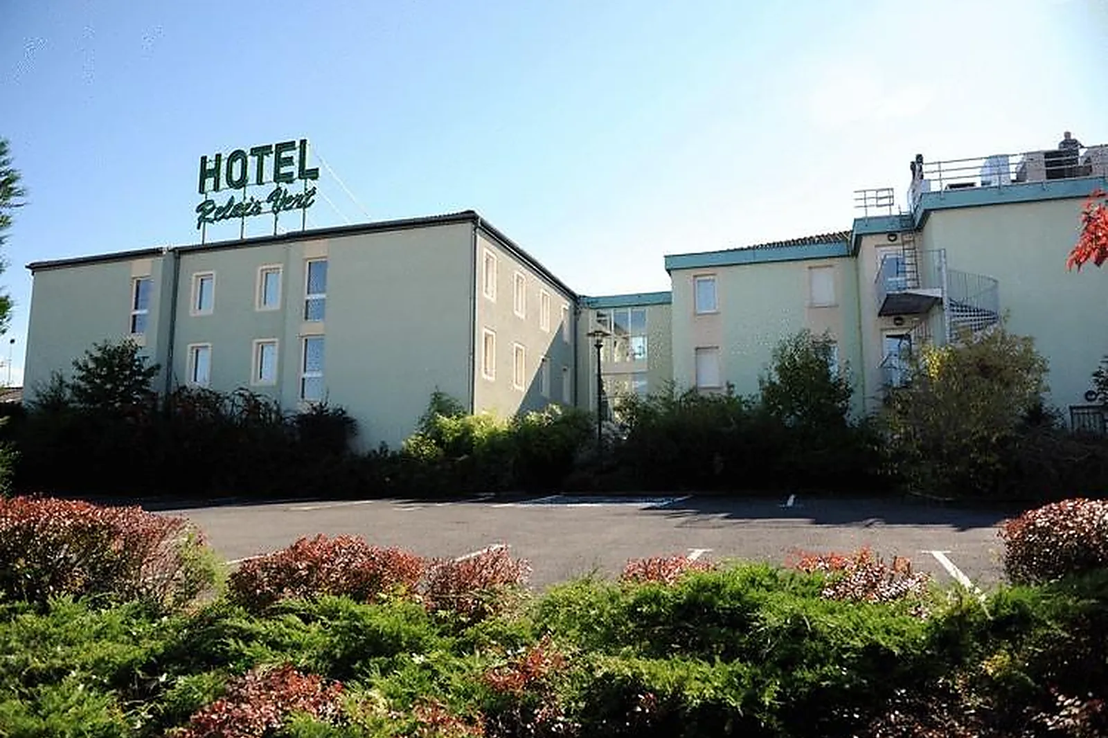 Lieux événementiels, CONTACT HÔTEL LE RELAIS VERT