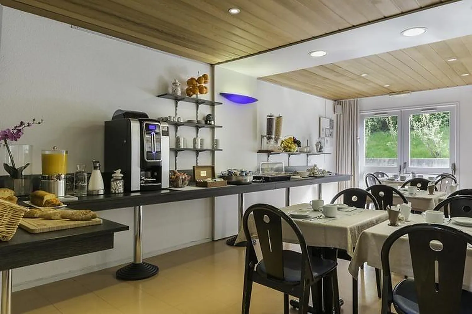 Lieux événementiels, CONTACT HÔTEL LE RELAIS VERT