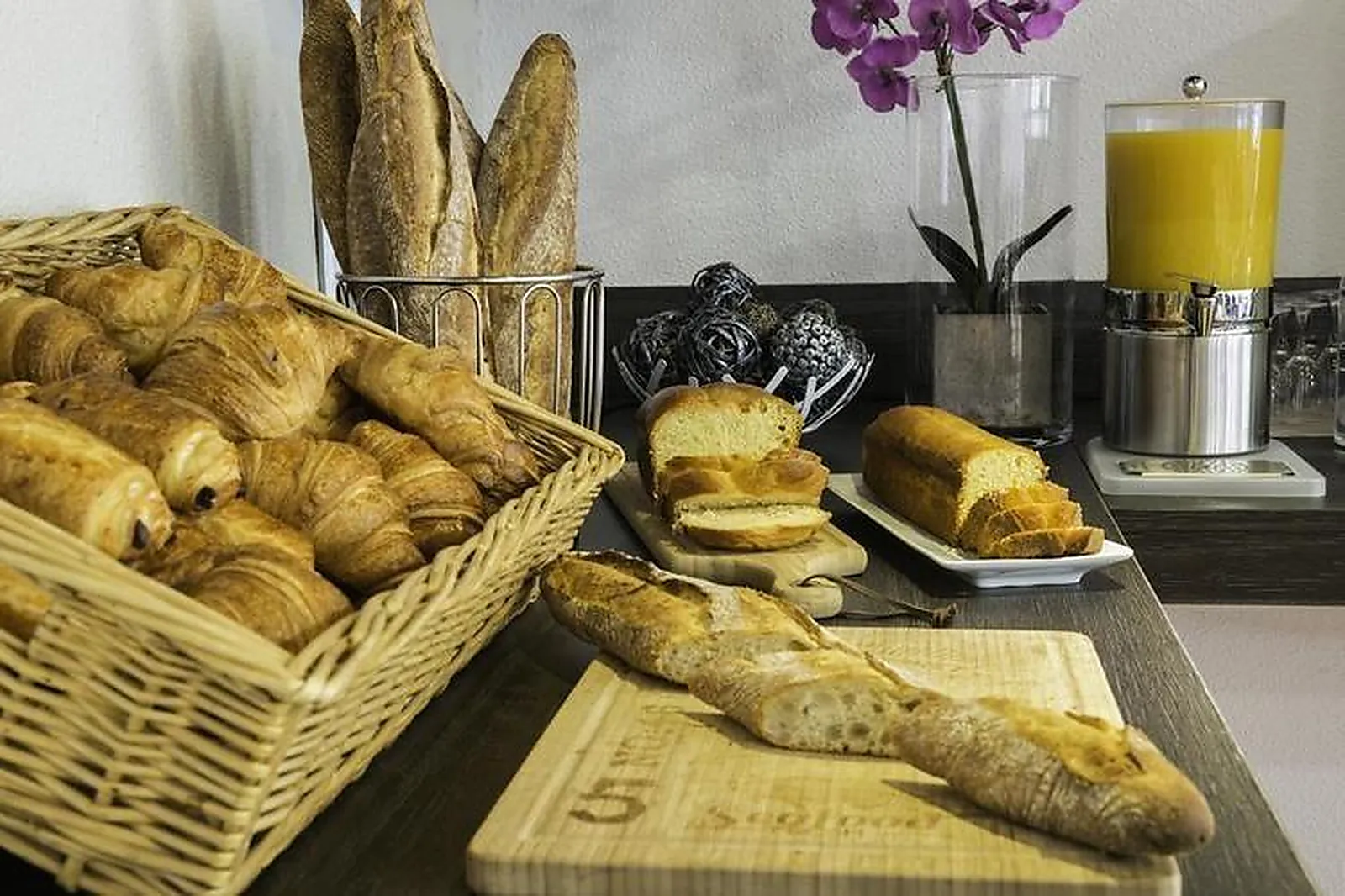 Lieux événementiels, CONTACT HÔTEL LE RELAIS VERT