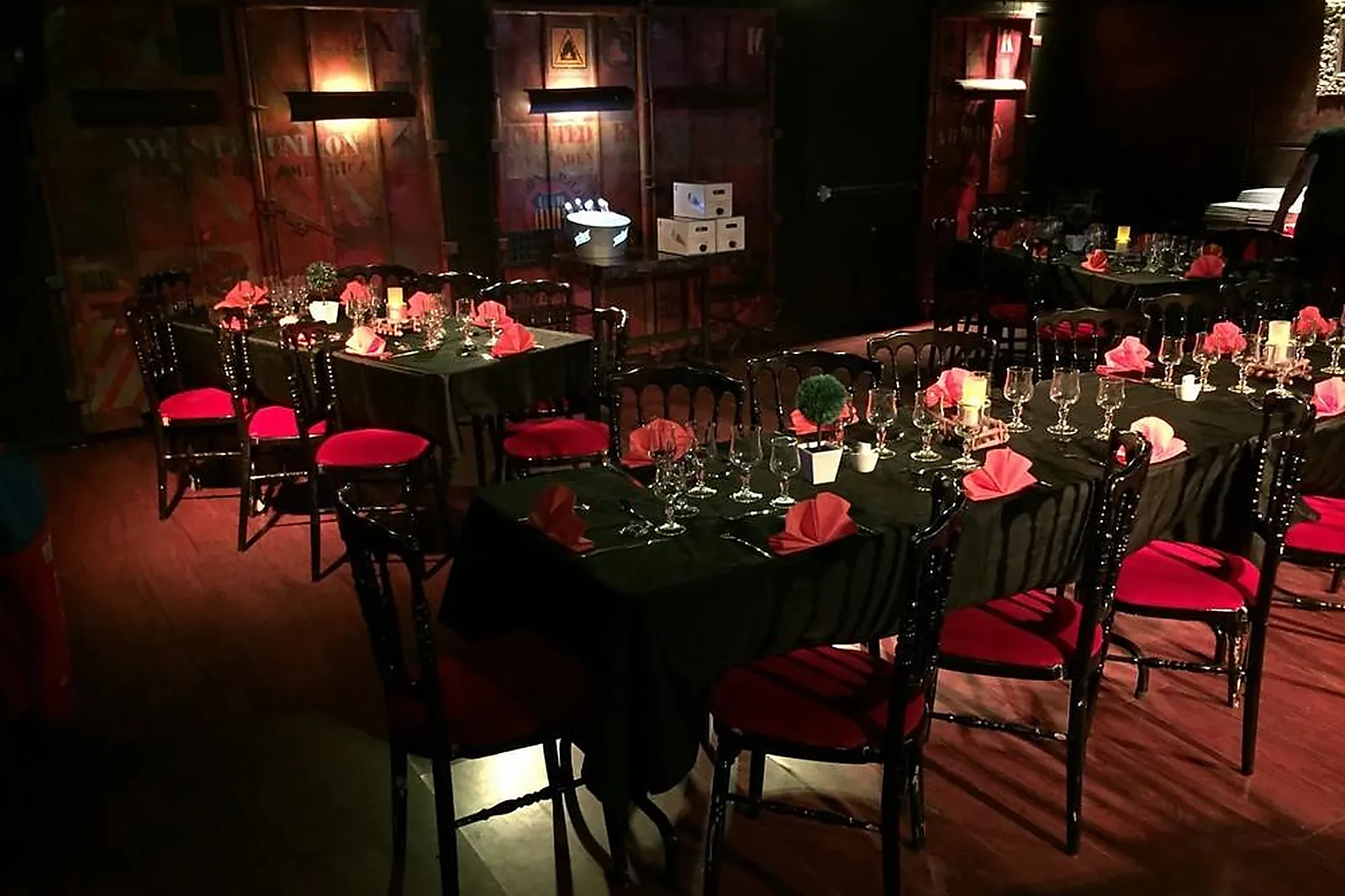 Lieux événementiels, COSMIC LASER