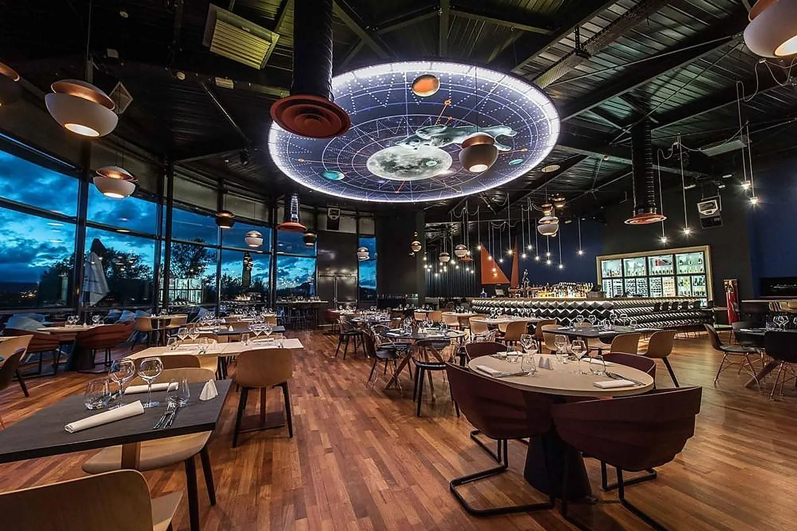 Lieux événementiels, COSMO RESTAURANT