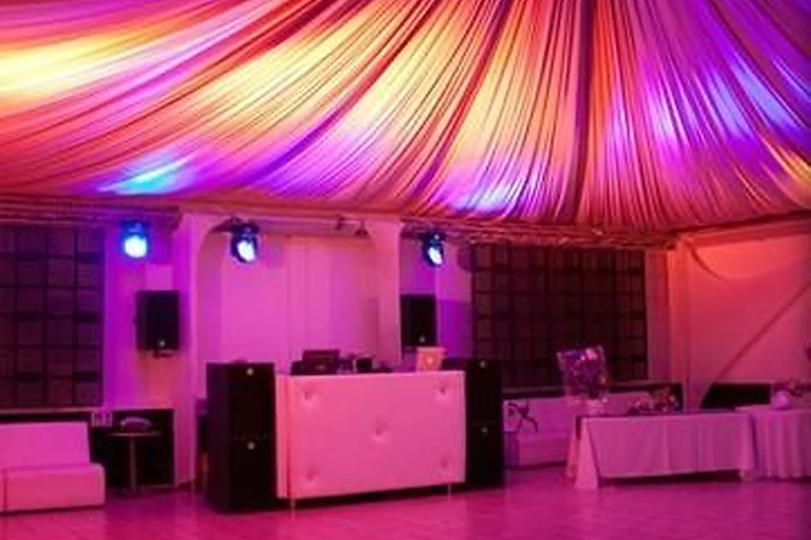 Lieux événementiels, CÔTÉ JARDIN