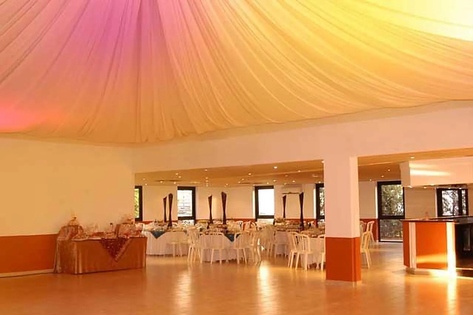 Lieux événementiels, CÔTÉ JARDIN