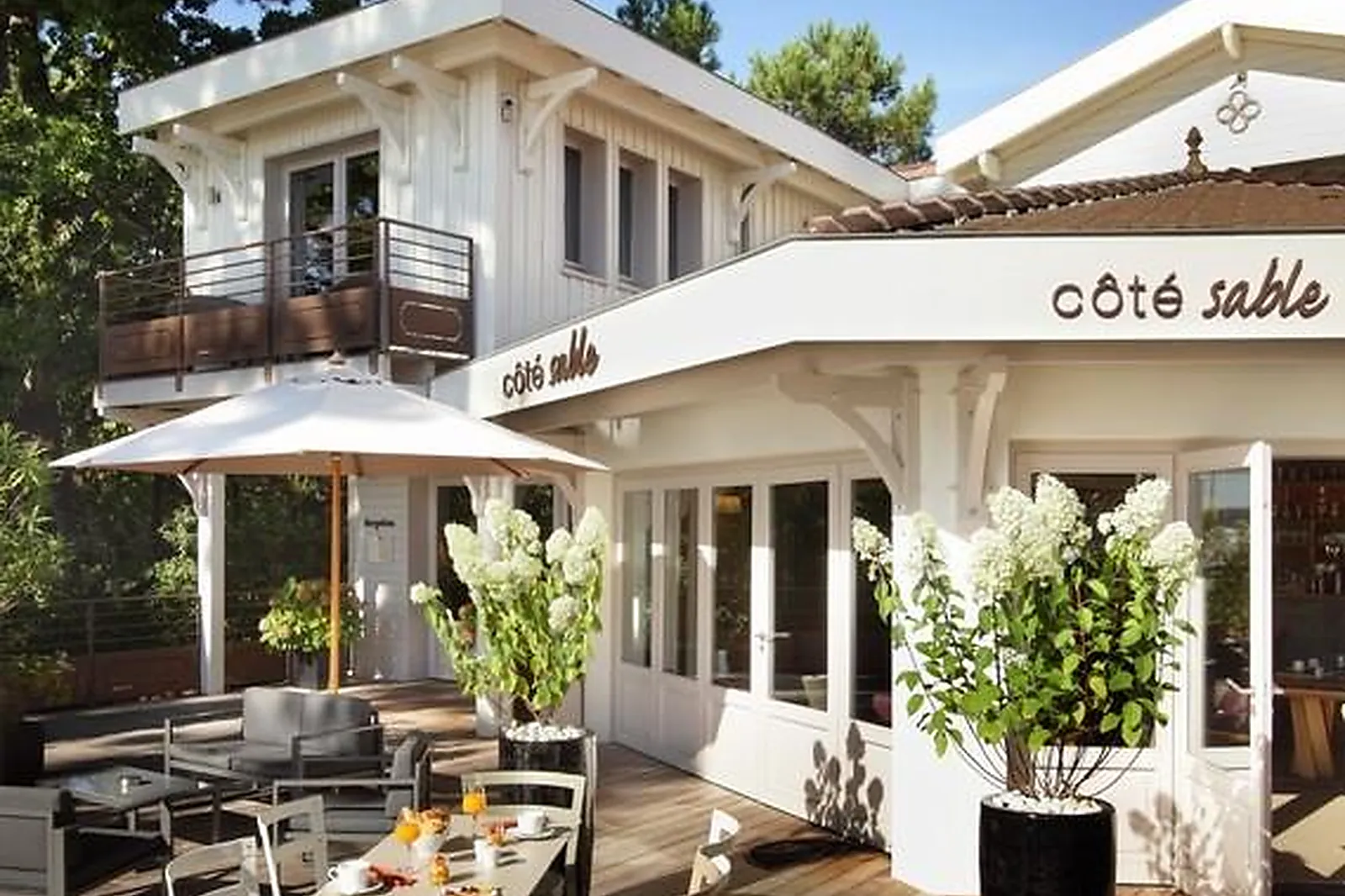 Lieux événementiels, CÔTÉ SABLE