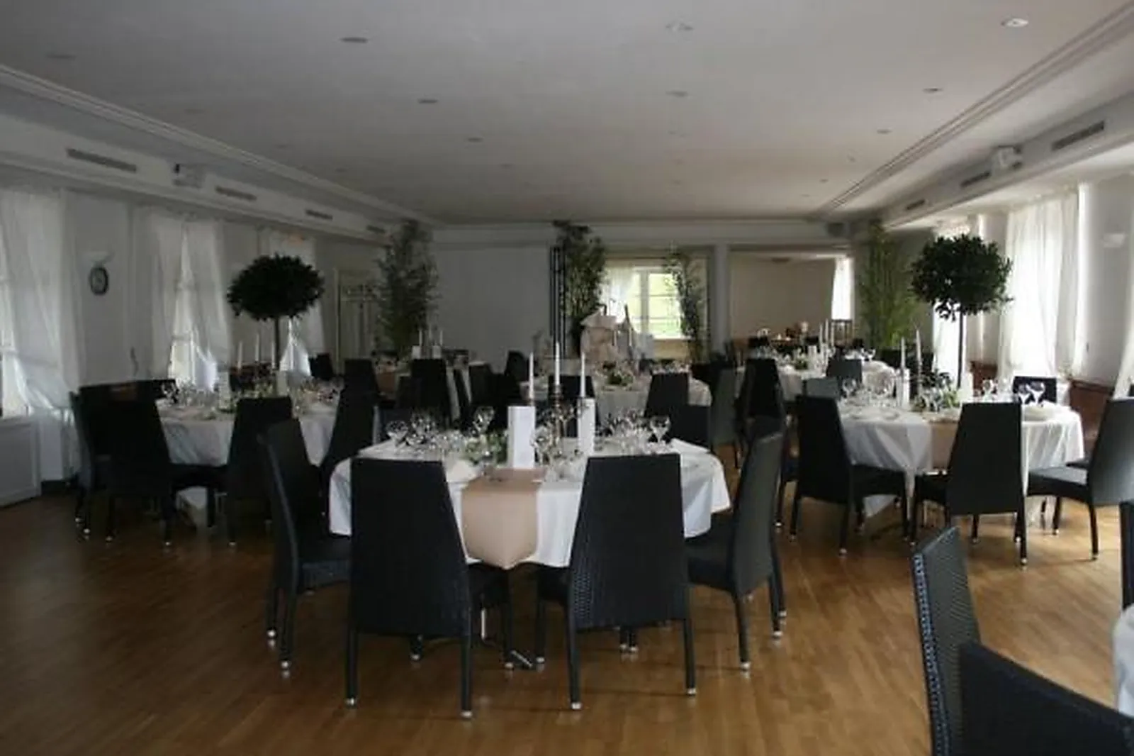 Lieux événementiels, COUR DE HONAU