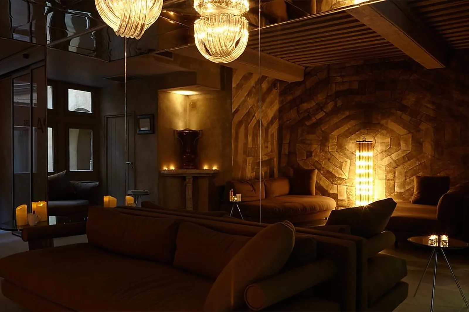 Lieux événementiels, COUR DES LOGES