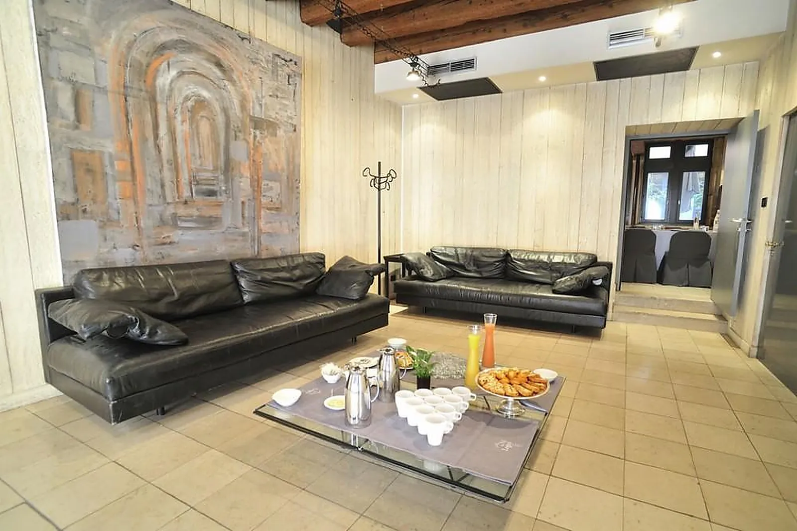 Lieux événementiels, COUR DES LOGES