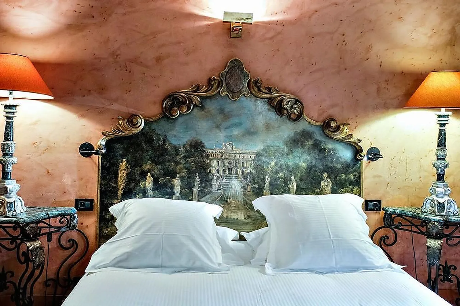 Lieux événementiels, COUR DES LOGES