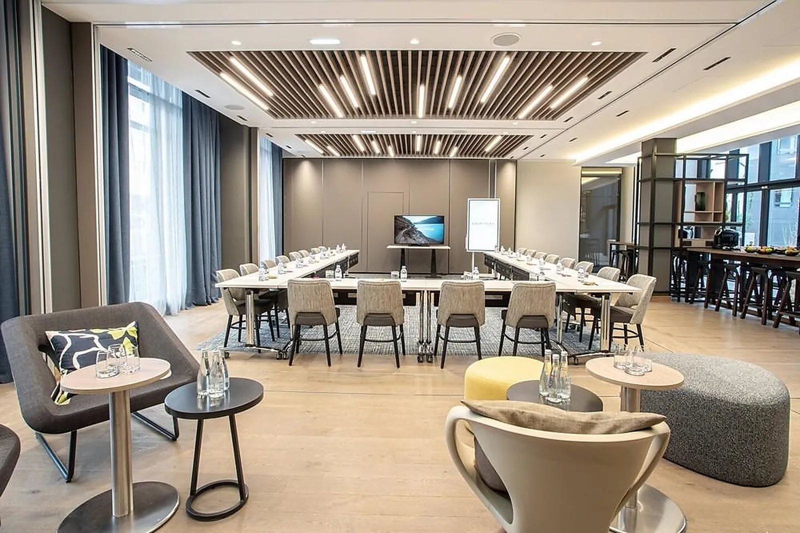 Lieux événementiels, COURTYARD PARIS PORTE DE VERSAILLES