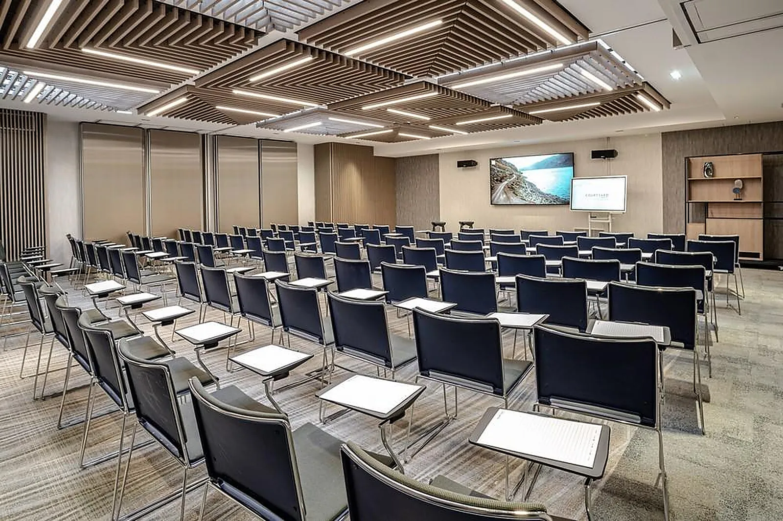 Lieux événementiels, COURTYARD PARIS PORTE DE VERSAILLES