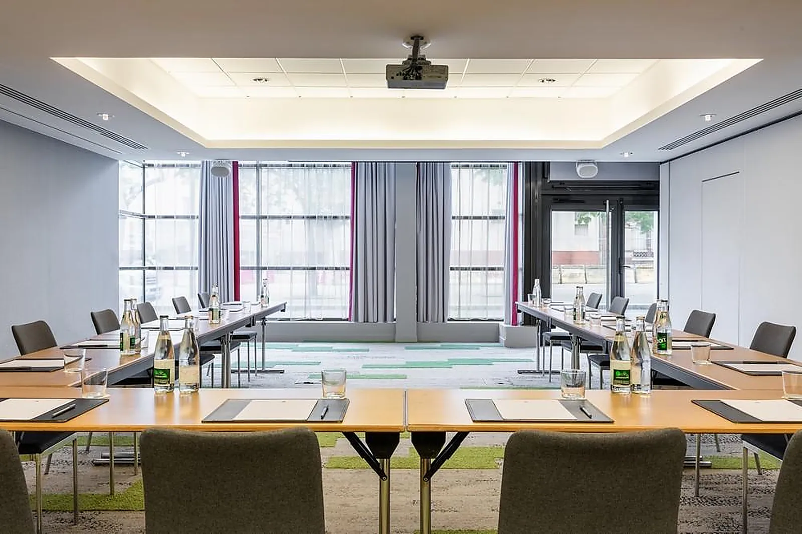 Lieux événementiels, COURTYARD PARIS SAINT DENIS