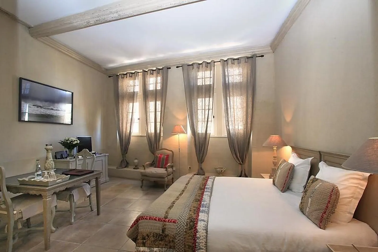 Lieux événementiels, COUVENT D'HÉRÉPIAN