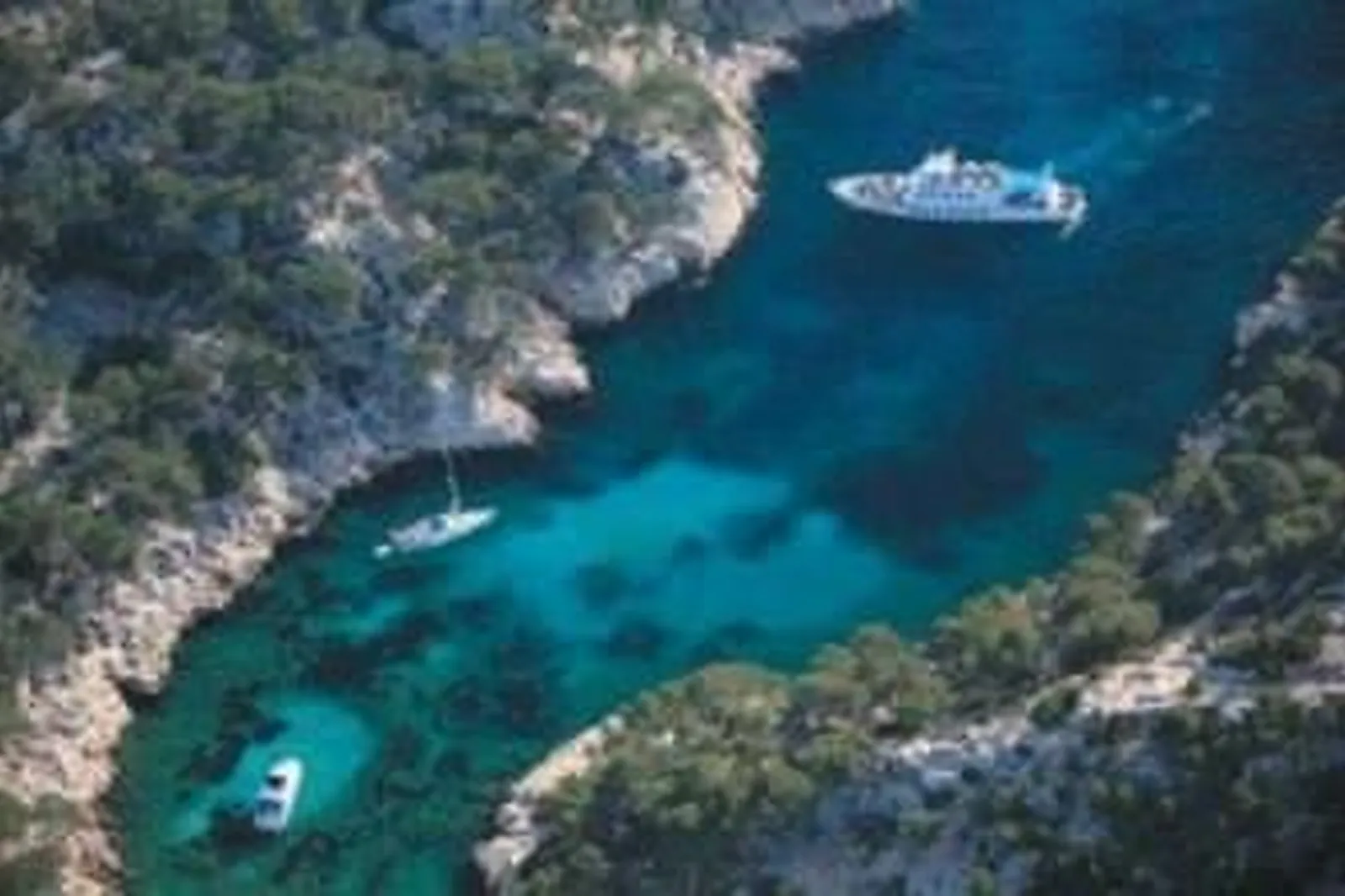 Lieux événementiels, CROISIÈRES MARSEILLE CALANQUES