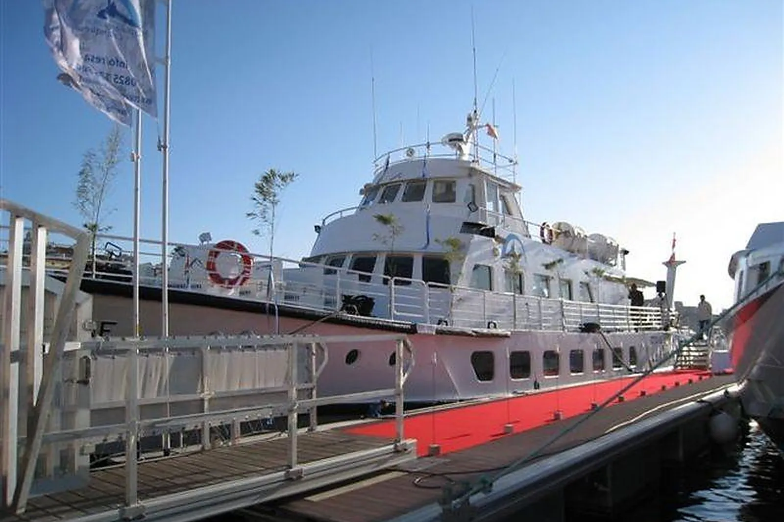 Lieux événementiels, CROISIÈRES MARSEILLE CALANQUES
