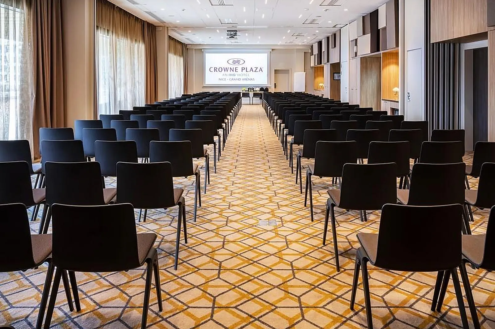 Lieux événementiels, CROWNE PLAZA NICE - GRAND ARENAS