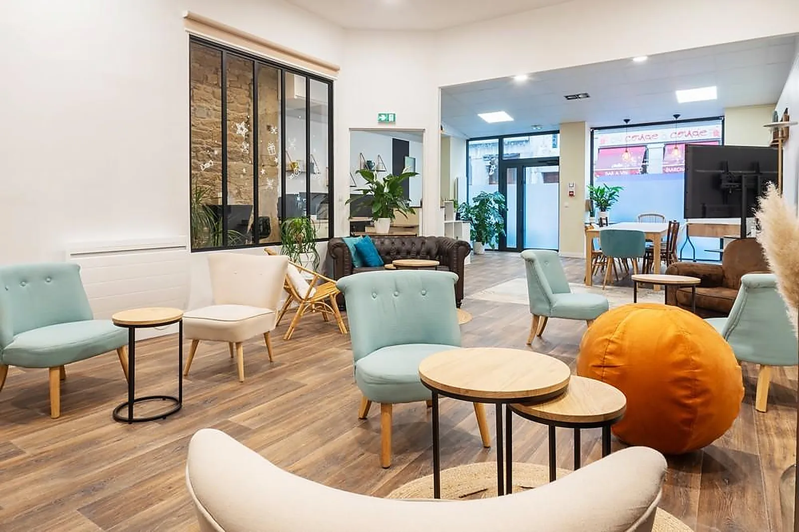 Lieux événementiels, D'UN SIÈGE À L'AUTRE - RUE BUGEAUD