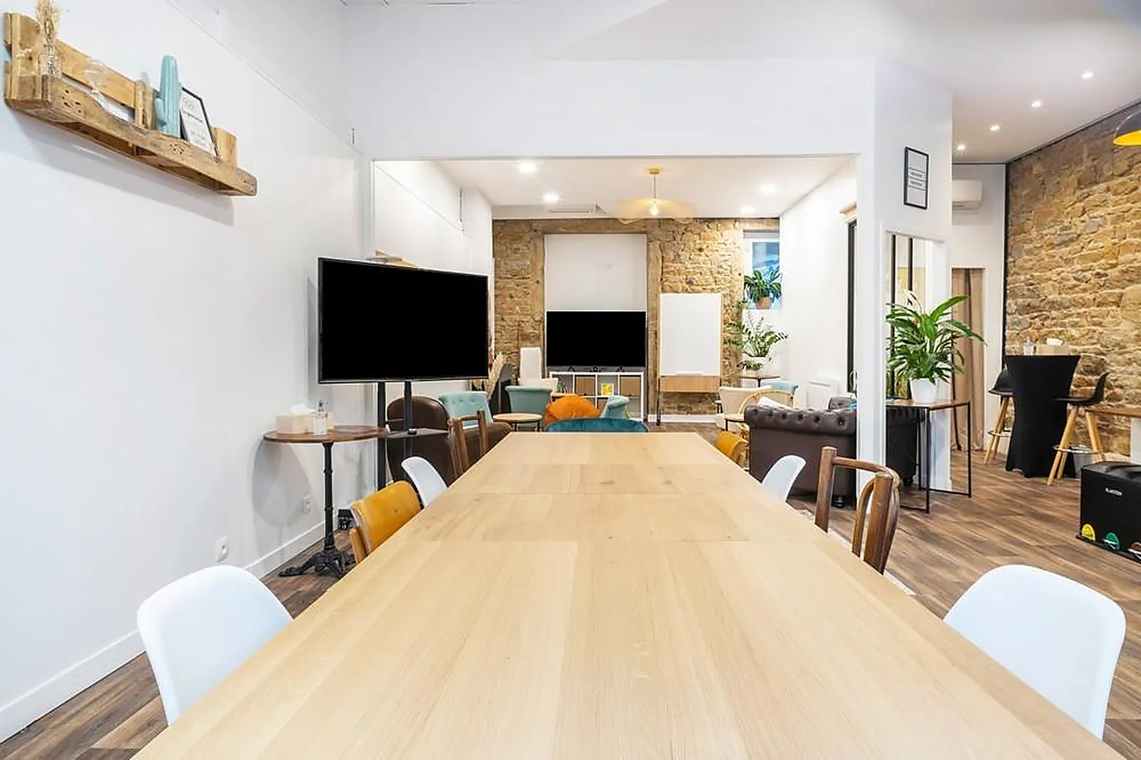 Lieux événementiels, D'UN SIÈGE À L'AUTRE - RUE BUGEAUD