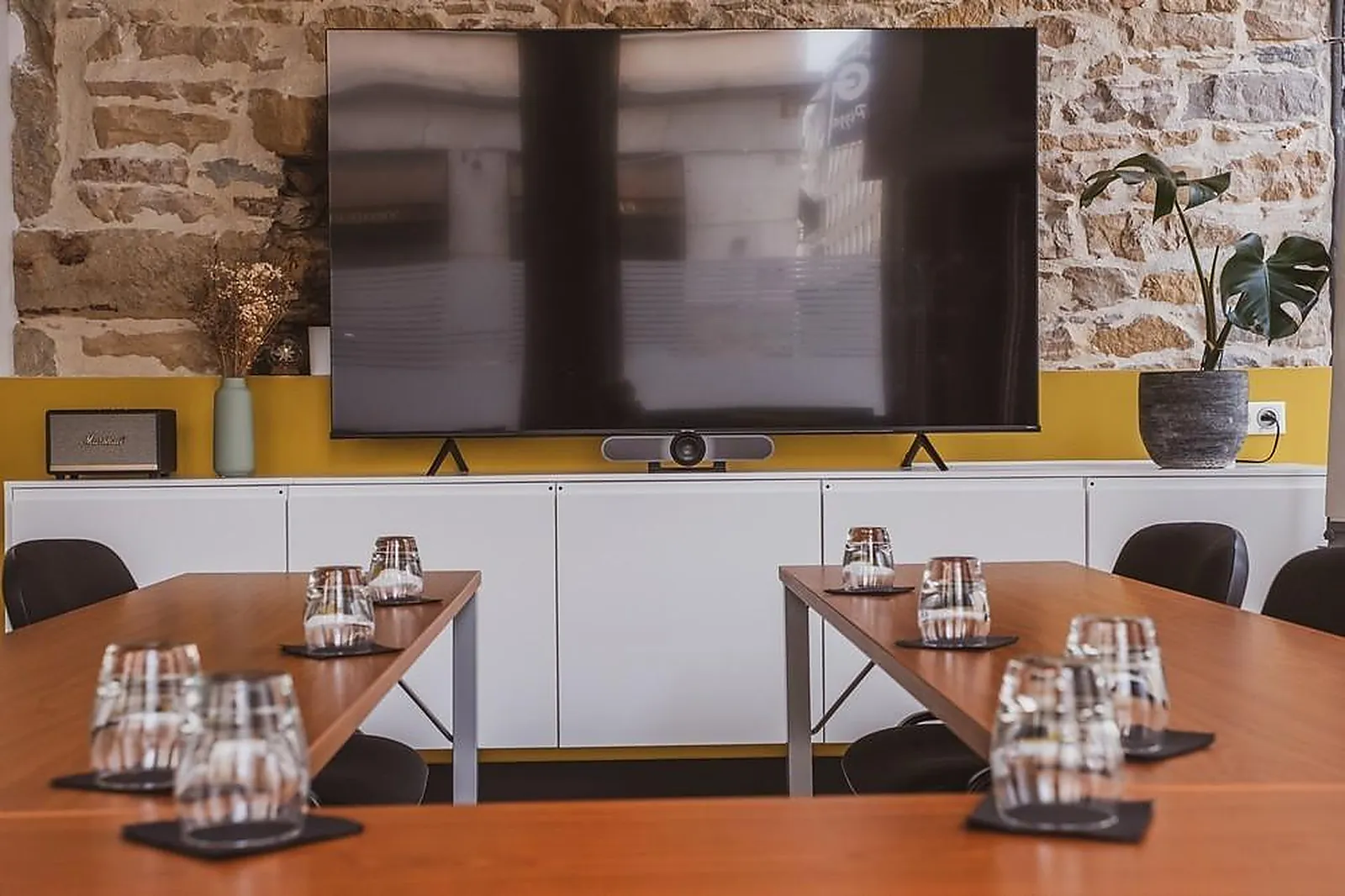 Lieux événementiels, D'UN SIÈGE À L'AUTRE - RUE MASSÉNA