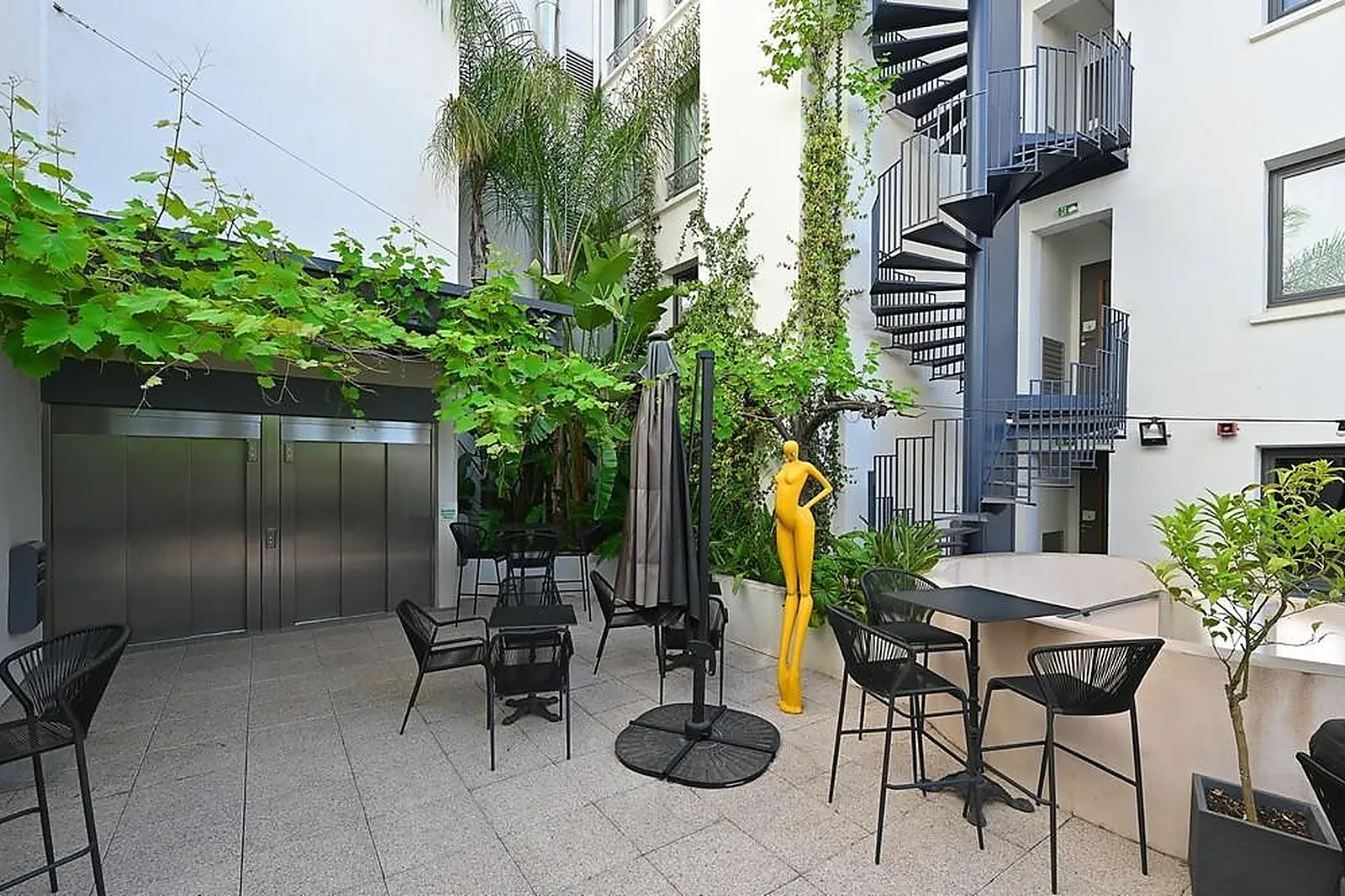 Lieux événementiels, DALI HÔTEL