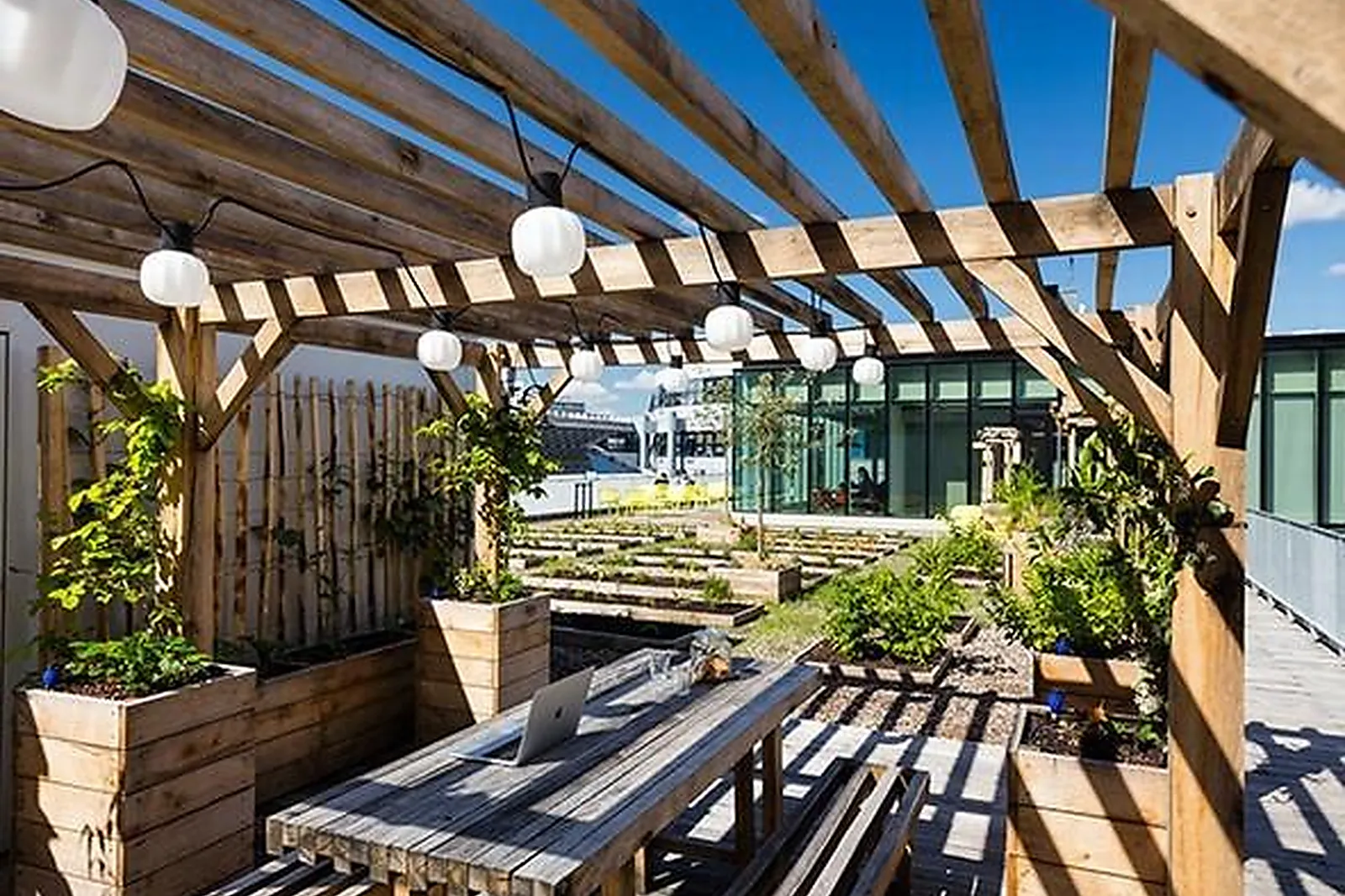 Lieux événementiels, DESKOPOLITAN PARIS VOLTAIRE