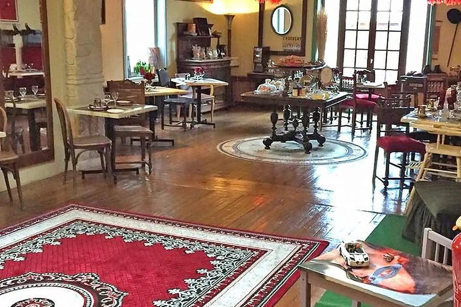 Lieux événementiels, DETECTIVE HOTEL