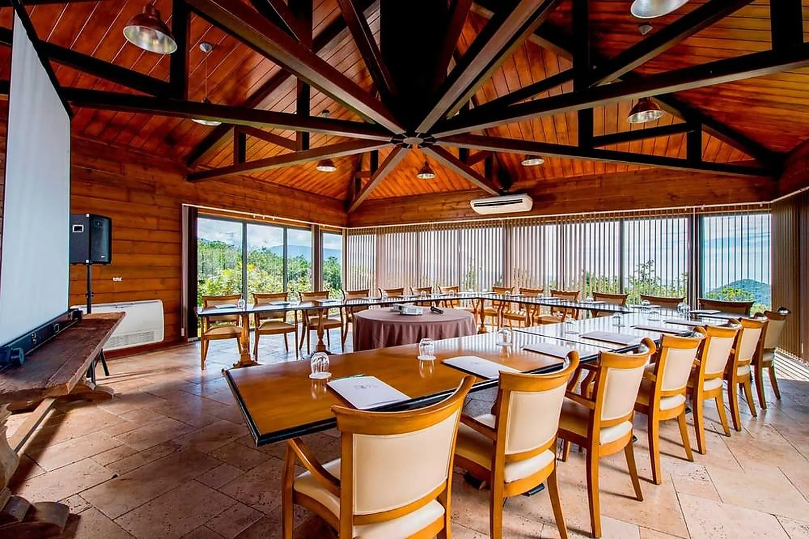 Lieux événementiels, DIANA DEA LODGE