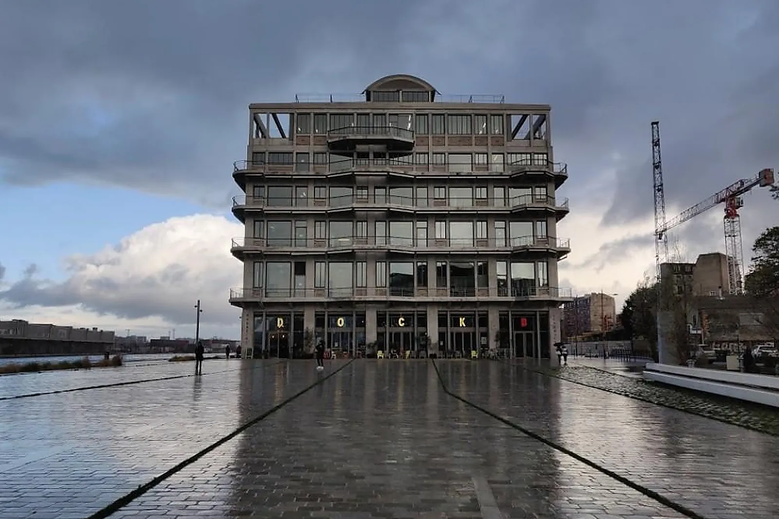 Lieux événementiels, DOCK B