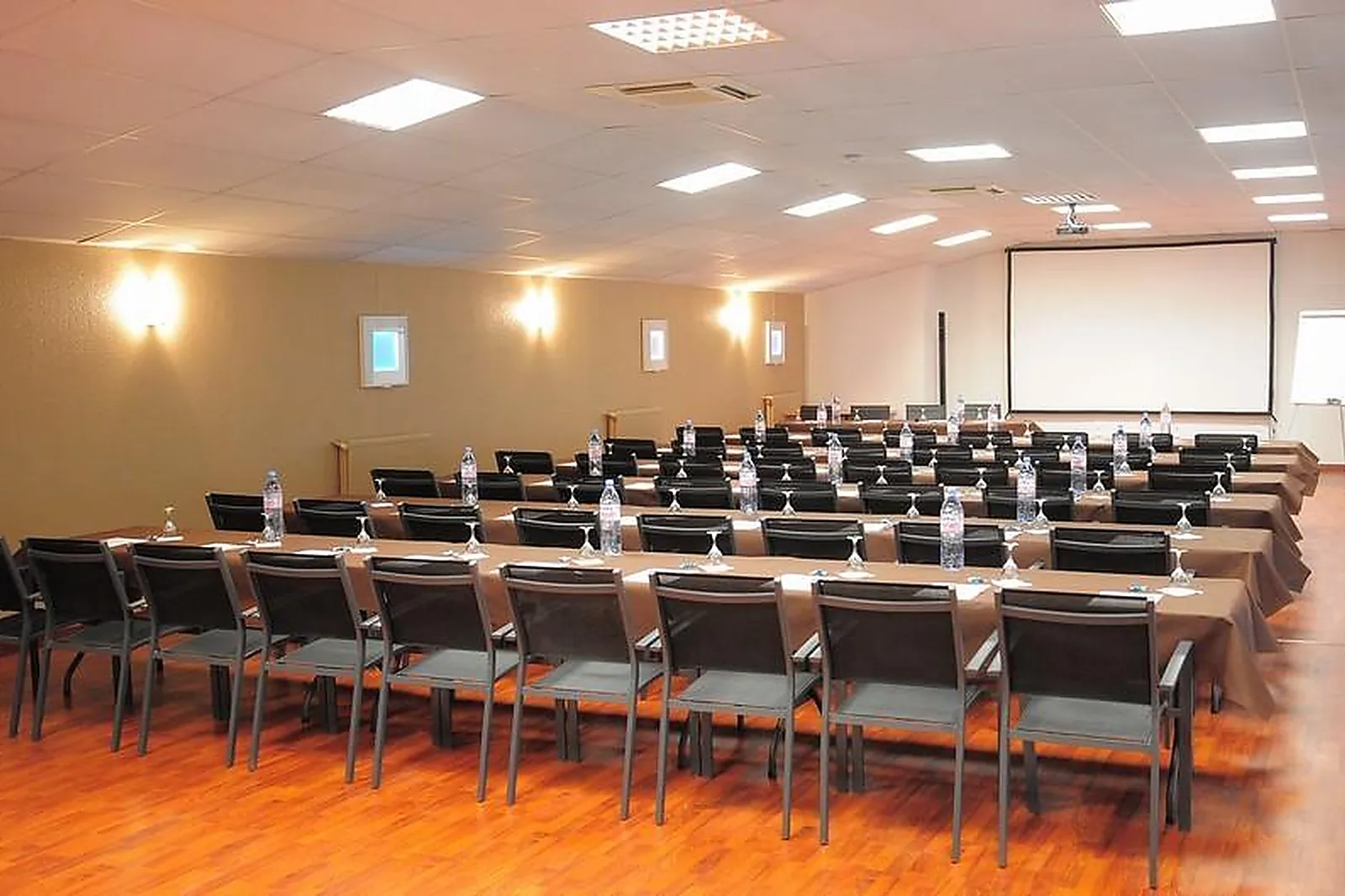 Lieux événementiels, DOMAINE GOLF ESTOLOSA