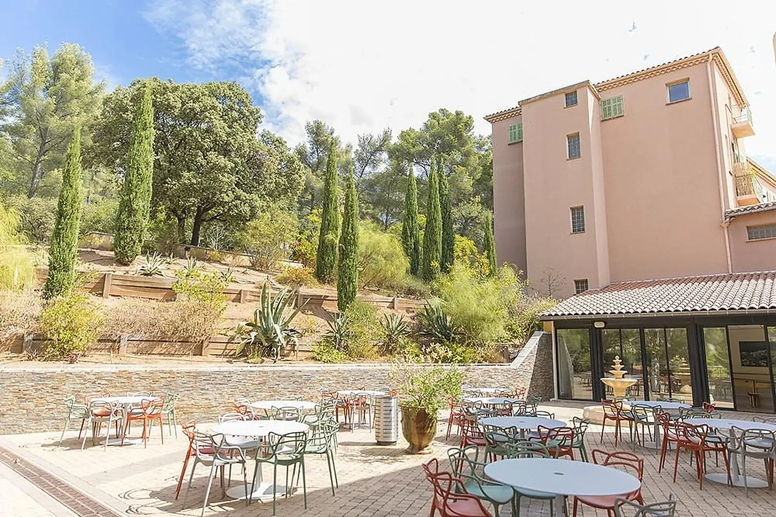 Lieux événementiels, DOMAINE LES GUEULES CASSÉES