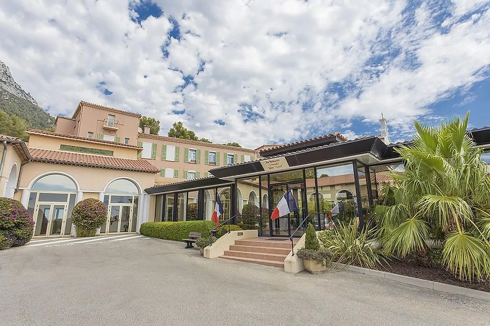 Lieux événementiels, DOMAINE LES GUEULES CASSÉES