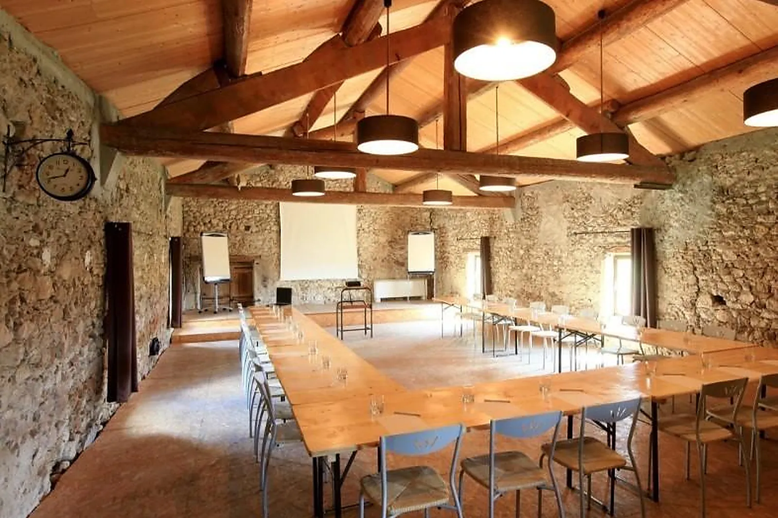 Lieux événementiels, DOMAINE LES MEJEONNES