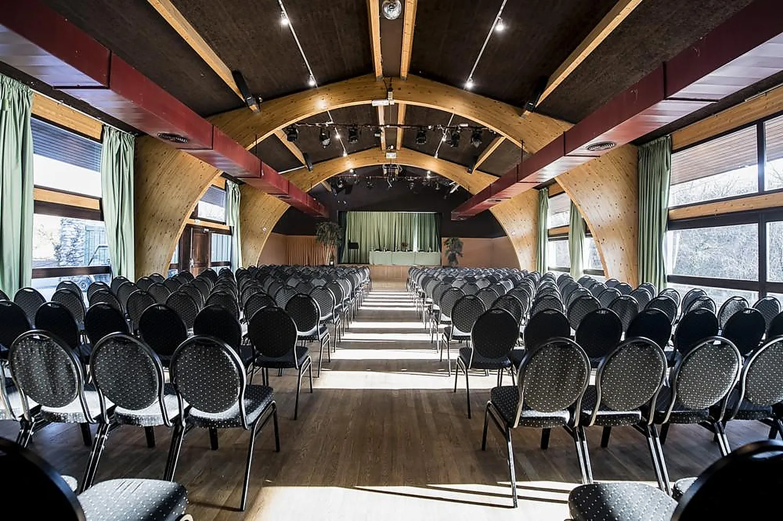 Lieux événementiels, DOMAINE LOU CAPITELLE AND SPA