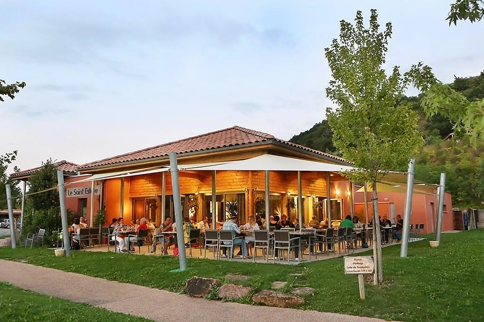 Lieux événementiels, DOMAINE SAINT ESTEVE