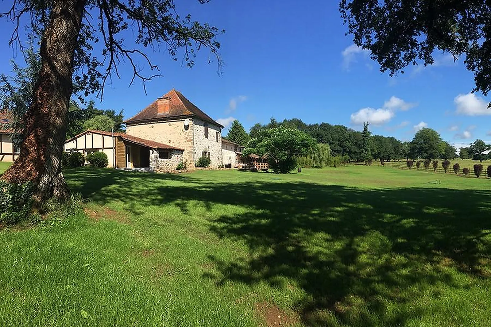 Lieux événementiels, DOMAINE DE LONGEVILLE