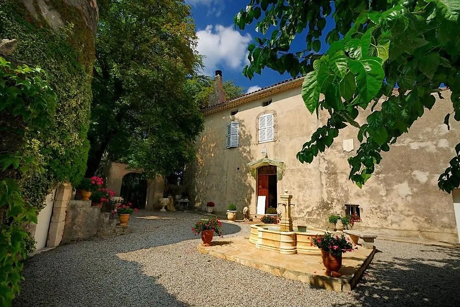 Lieux événementiels, DOMAINE DE MAJASTRE