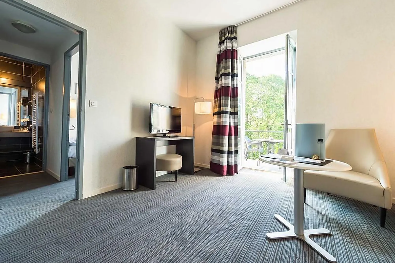 Lieux événementiels, DOMAINE DE PONT AVEN ART GALLERY RESORT