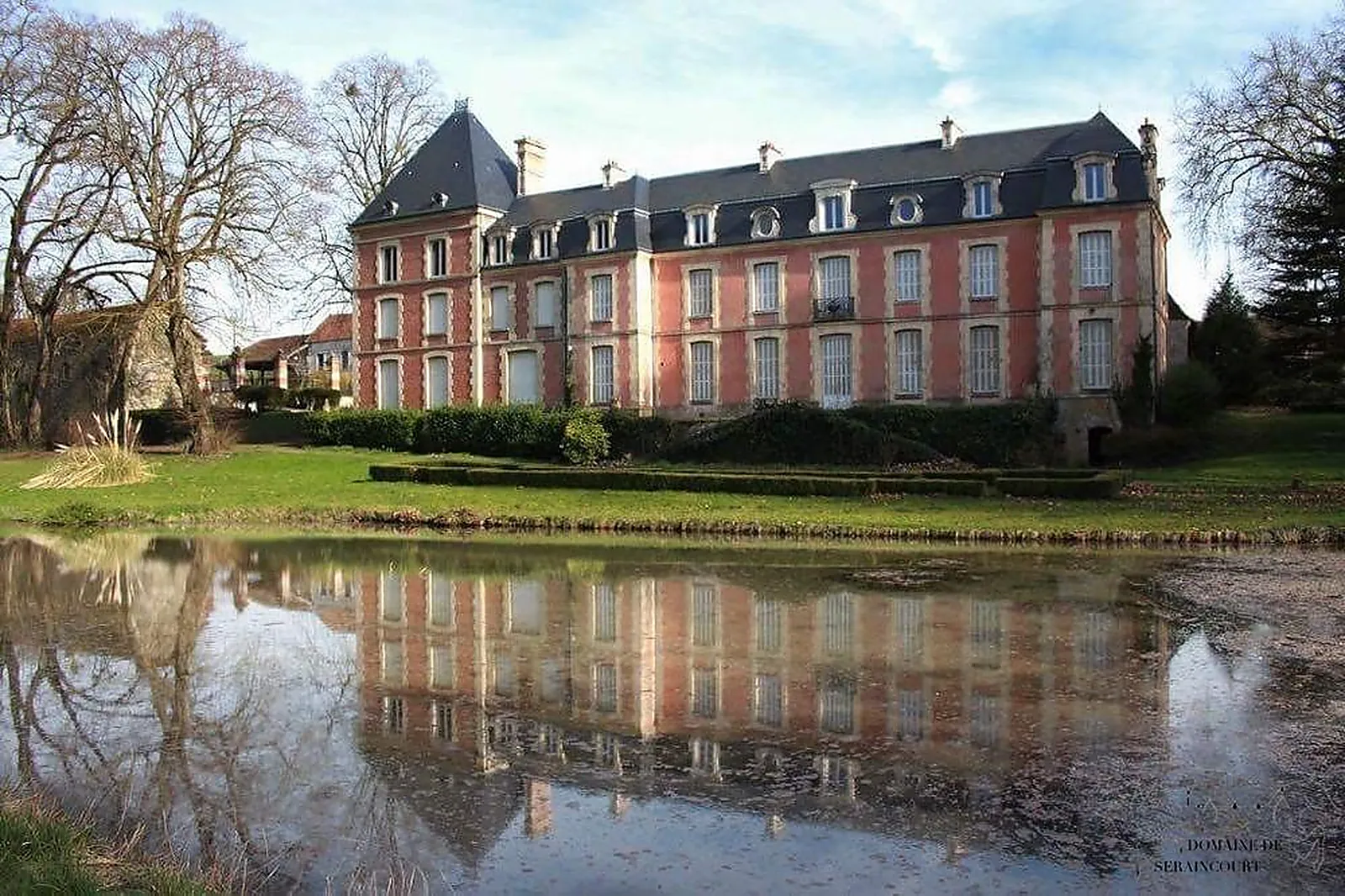 Lieux événementiels, DOMAINE DE SERAINCOURT
