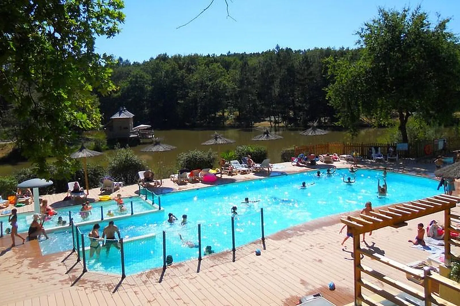 Lieux événementiels, DOMAINE DE L'ETANG DE BAZANGE